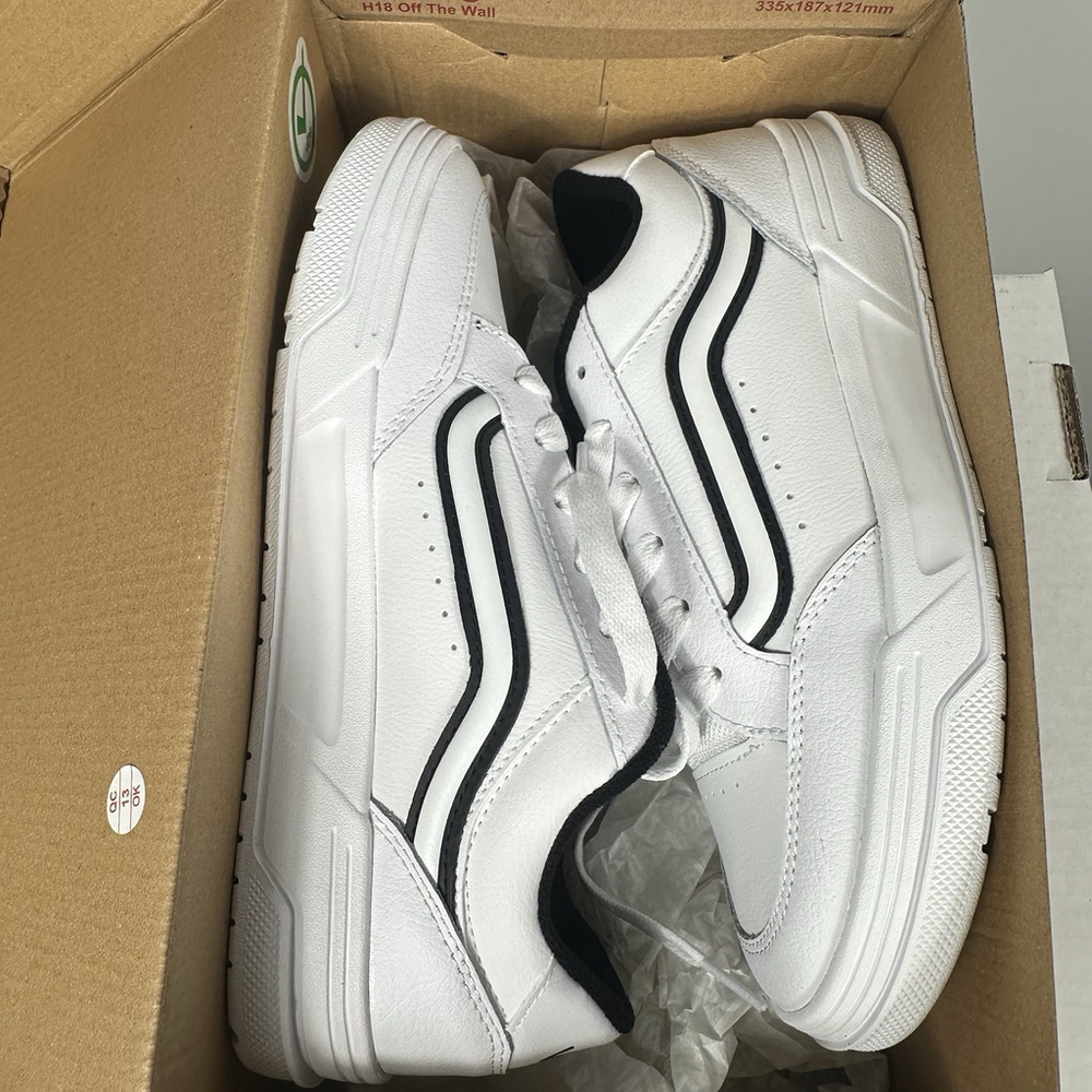 Vans Hylane Youth Skate Sneakers Size 7Y VN000D4PFCC White and Black - Picture 9 of 10